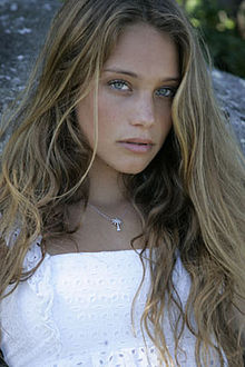 220px-Hannah_Davis_(model).jpg