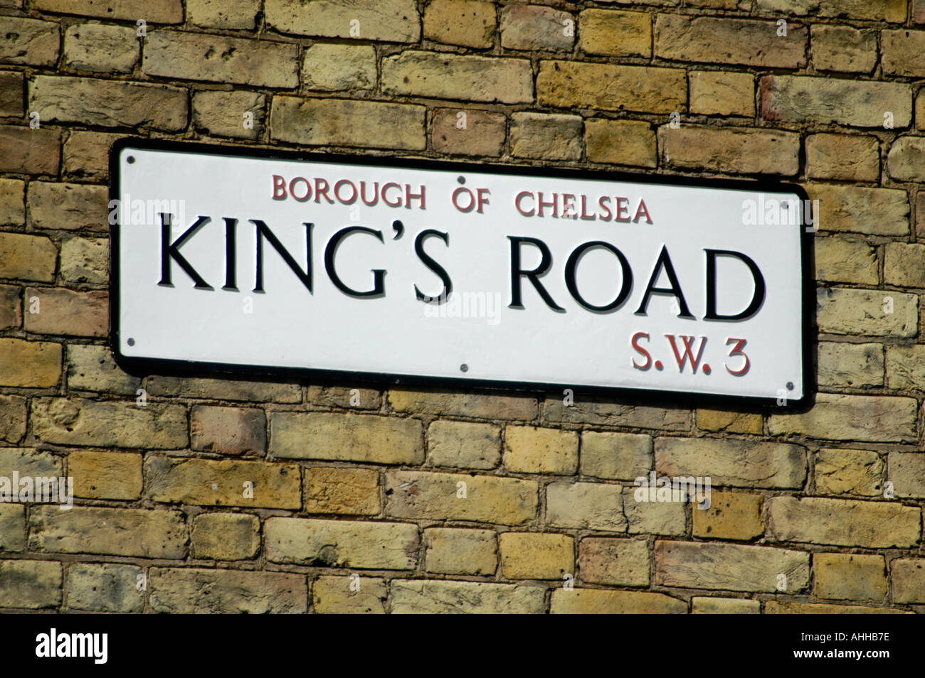 the-kings-road-sign-kensington-chelsea-london-england-uk-AHHB7E.jpg