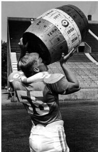 tennessee-lb-doug-archibald-posing-with-the-beer-barrell.jpg