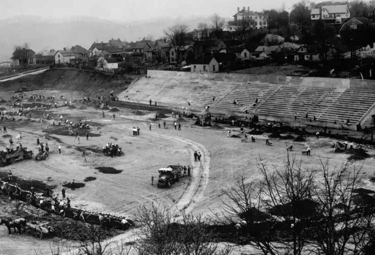 Shield-Watkins-field-construction-in-1920-1024x697.jpg