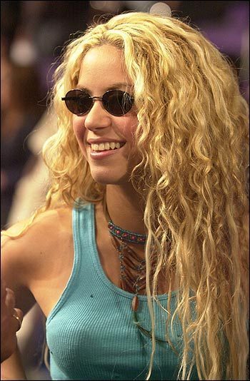 shakira sun glasses - Shakira Photo (12345443) - Fanpop