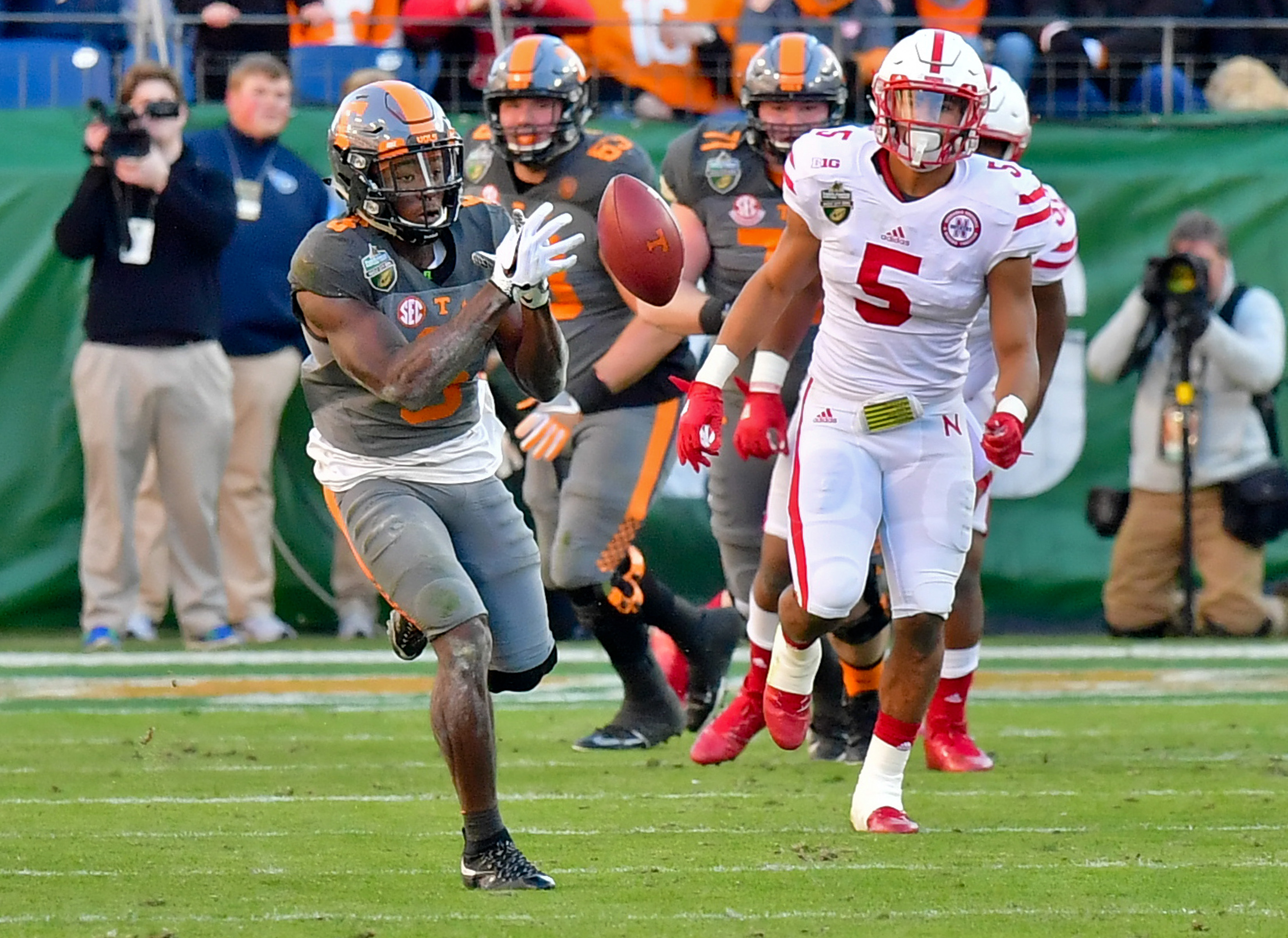 Alvin Kamara to enter NFL Draft