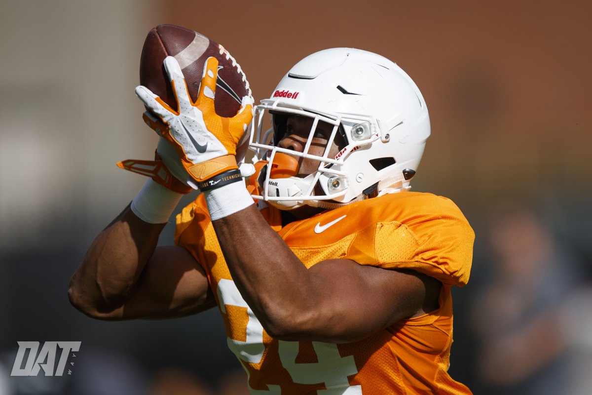 FreakNotes: Offense play by play; Athlon Poll; Shaq Wiggins; Tony Robinson