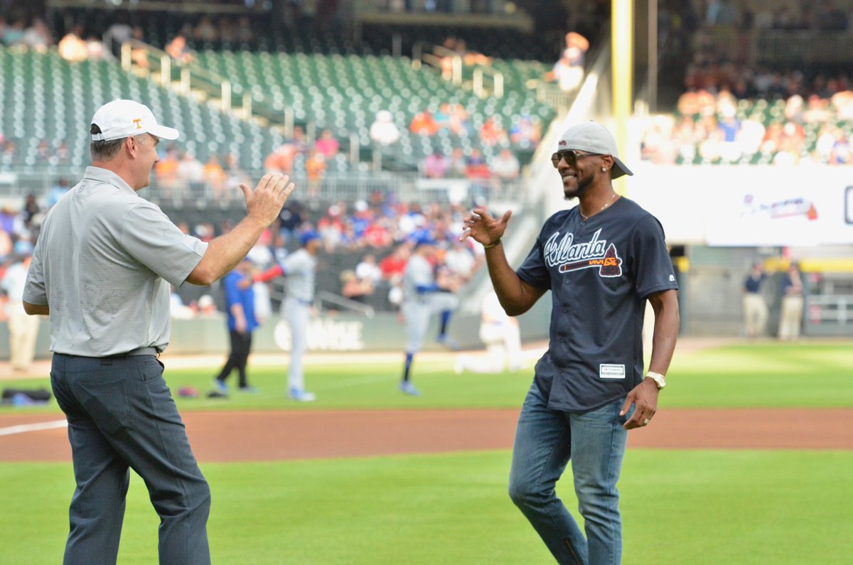Peerless Price throws first pitch at Suntrust Park on Tennessee Night