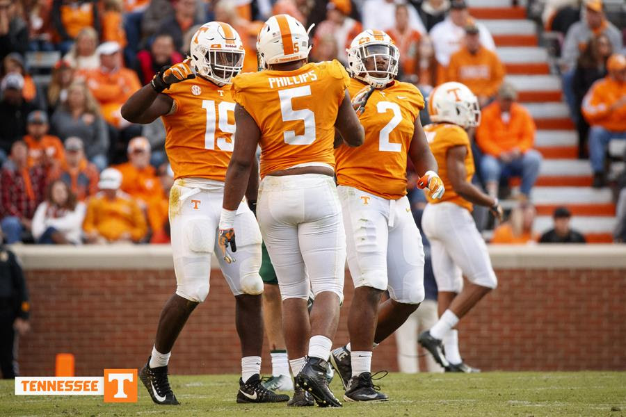 VOL REPORT: Vols Set to Honor 13 Seniors on Saturday