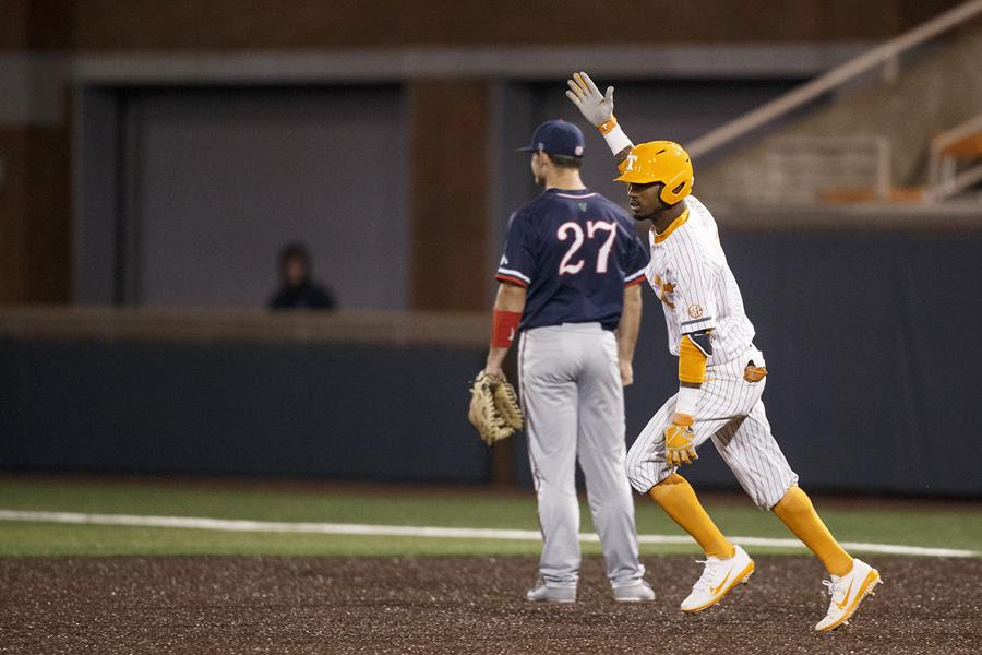 Fast Start Leads Vols to Series-Opening Win Over Fresno State