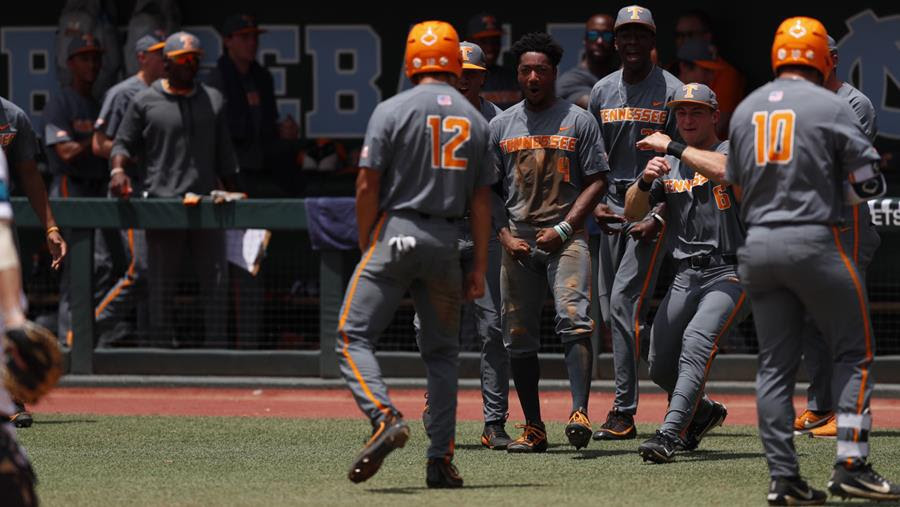 No. 22 Vols Sail By Seahawks for First NCAA Tournament Win Since 2005