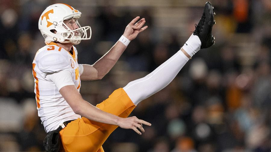 Brooks Named Ray Guy Award Punter of the Week