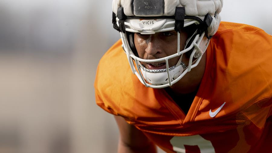 Leaders Emerging on Defensive Line as Vols Continue Spring Ball
