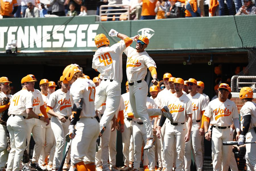 #1 Vols Sweep Missouri, Make History with 12-0 Start to SEC Play