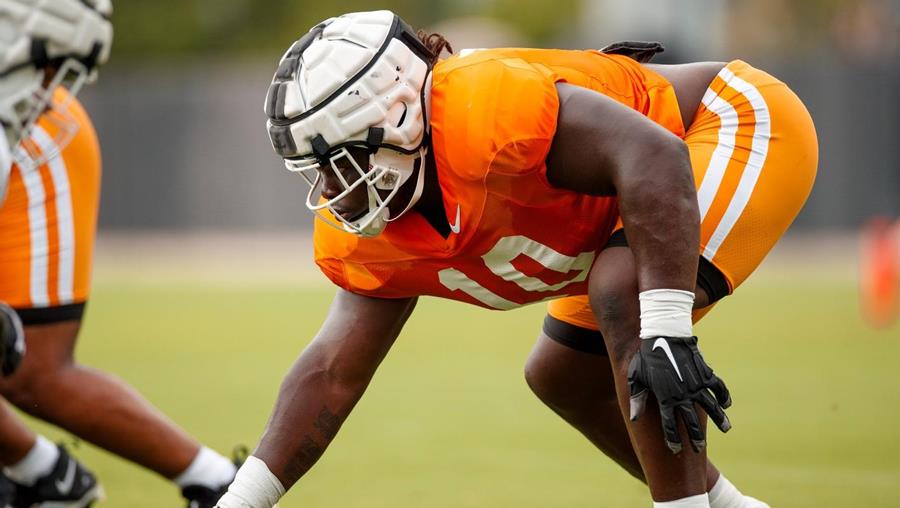 Experienced, Physical Defensive Line A Strength For Vols As Full Pads Come On