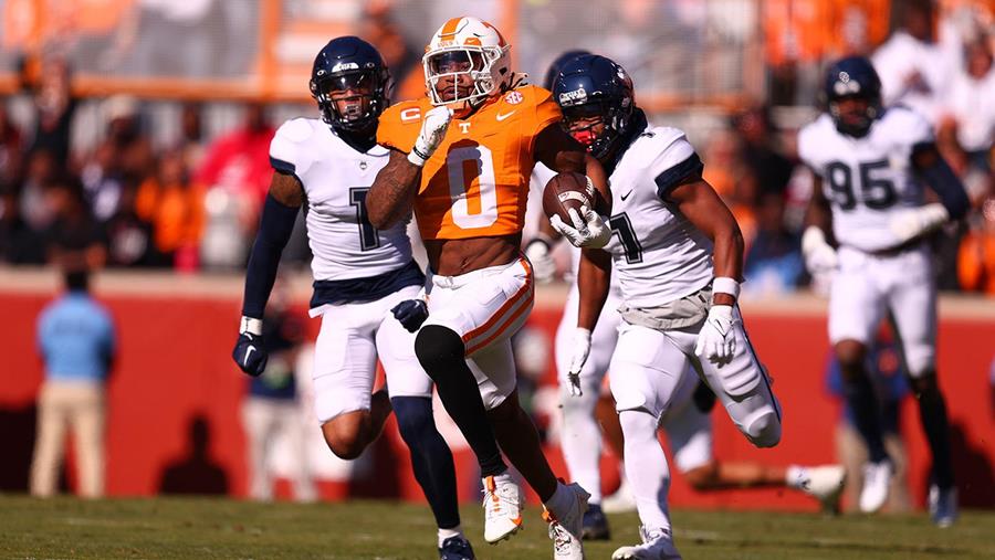 #17 Vols Celebrate Homecoming By Waltzing Past UConn, 59-3