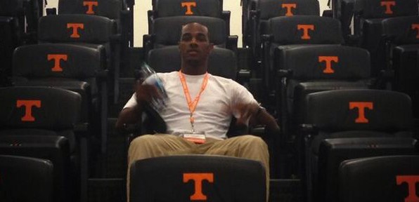 Vols nab commit from nation's top JUCO prospect, Eric Lauderdale